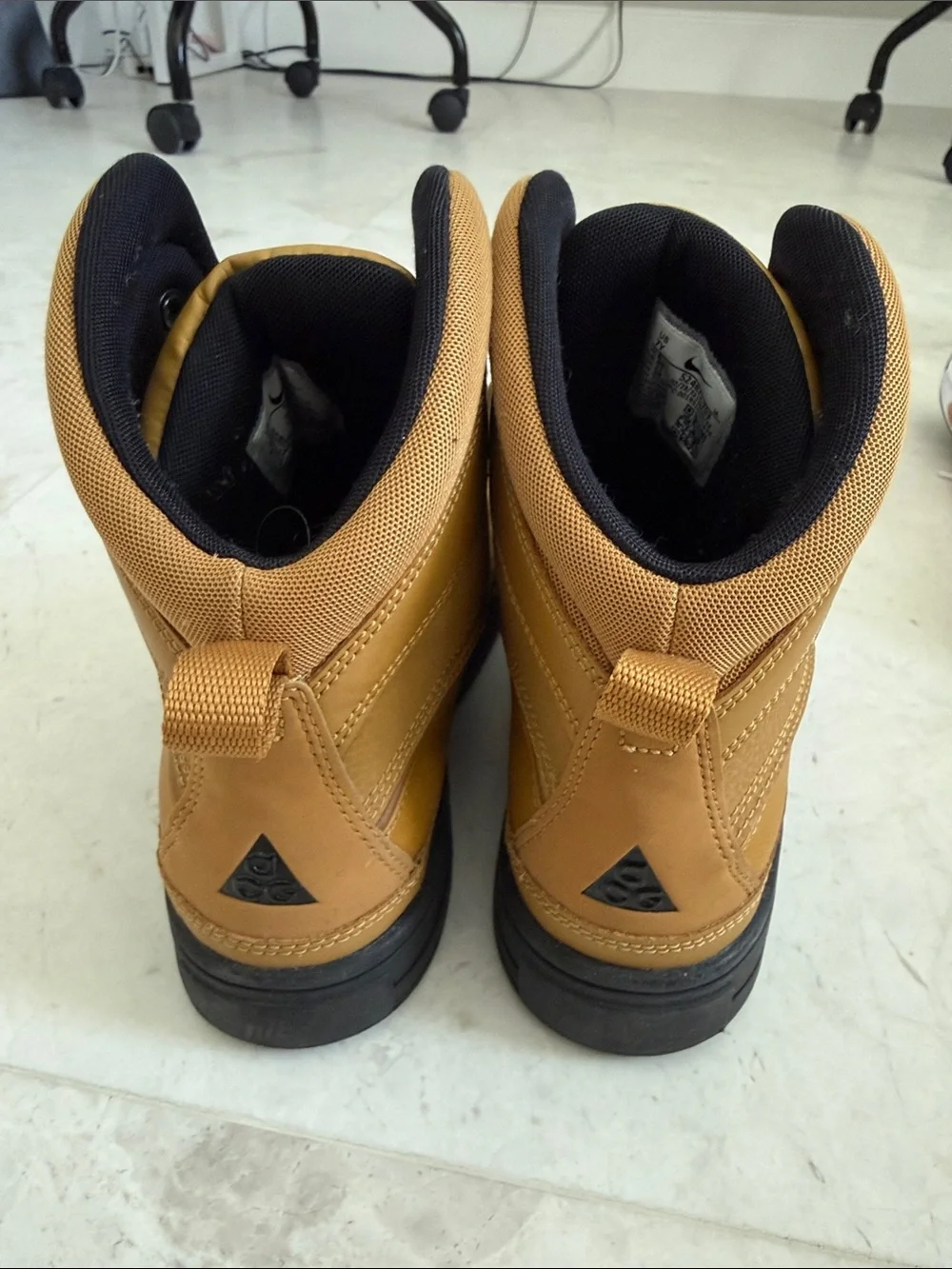 Nike Youth Wheat/Black High-Top Winter Boots
